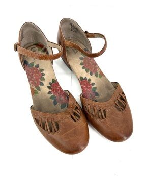 Taos Honor Leather Mary Jane Shoes